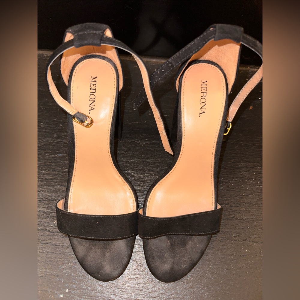 Black Basic Classy Elegant Heels - image 1